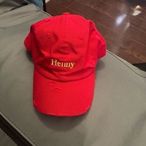 Henny hat good condition